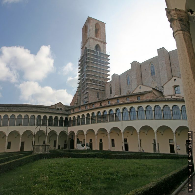 Cloître et basilique de San Domenico. Photo © André M. Winter