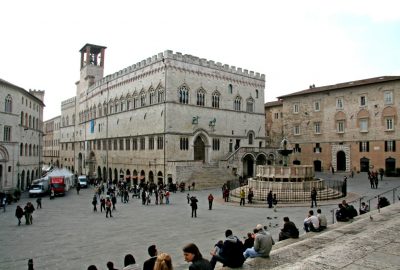 Palazzo dei Priori e Fontana Maggiore. Photo © André M. Winter