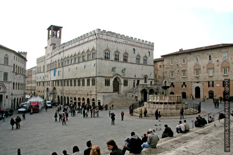 Palazzo dei Priori e Fontana Maggiore. Photo © André M. Winter