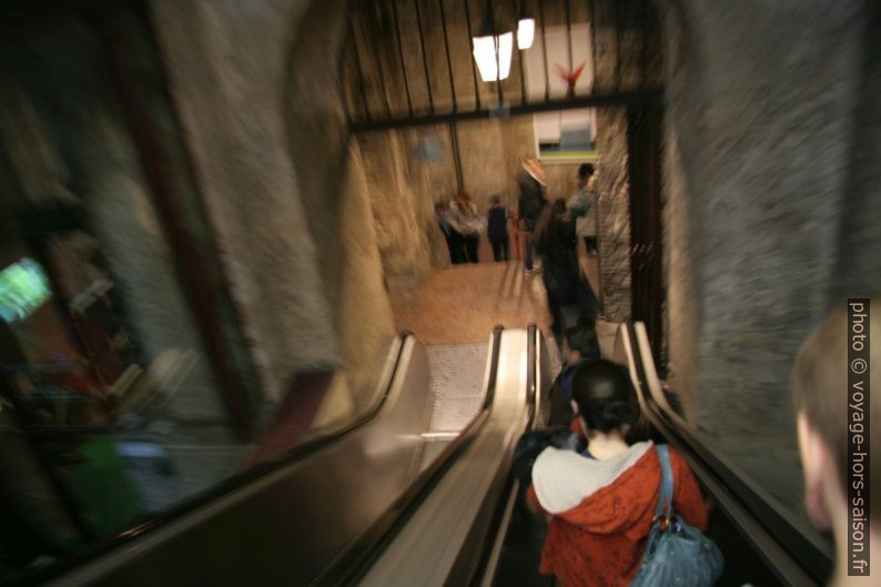 Escalator sous la Rocca Paolina. Photo © André M. Winter