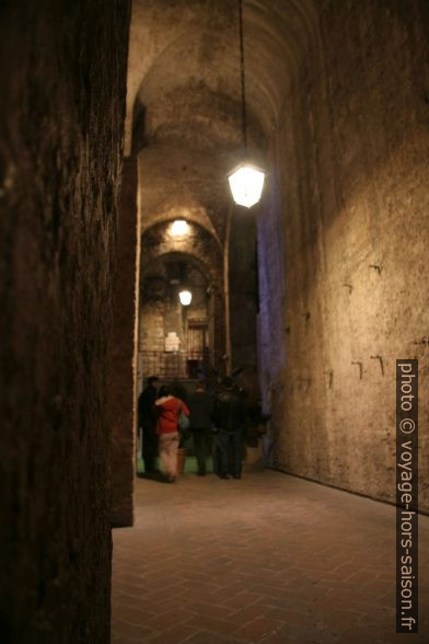Tunnel piétonnier au sud de Perugia. Photo © André M. Winter