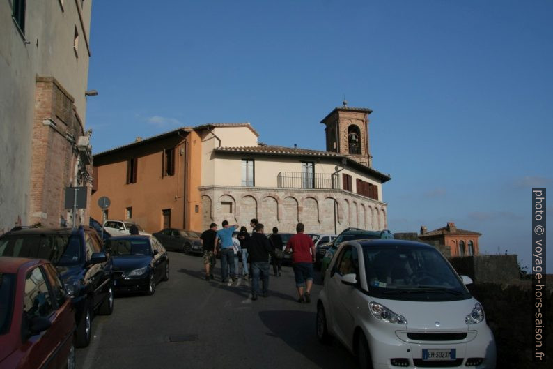 Toit et clocher de la Chiesa di Sant'Ercolano. Photo © André M. Winter