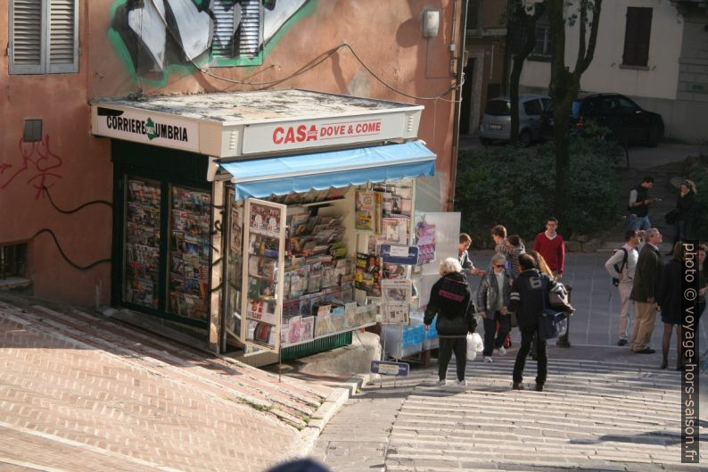 Kiosque à journaux. Photo © André M. Winter