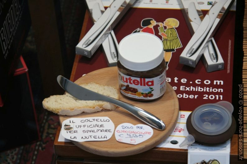 Couteau officiel de Nutella et autres produits inutiles. Photo © André M. Winter