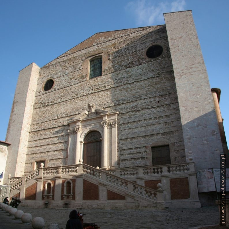 Façade inachevée de la Basilica di San Domenico. Photo © André M. Winter