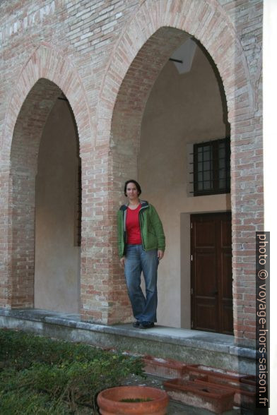 Alex dans le cloître du couvent de San Domenico. Photo © André M. Winter