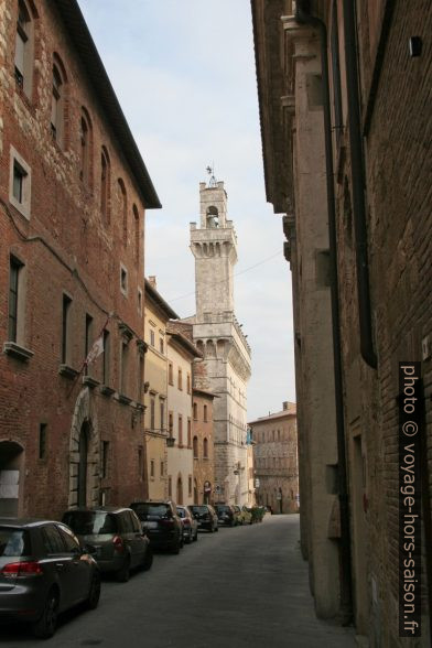 Vue vers le Palazzo comunale di Montepulciano. Photo © André M. Winter