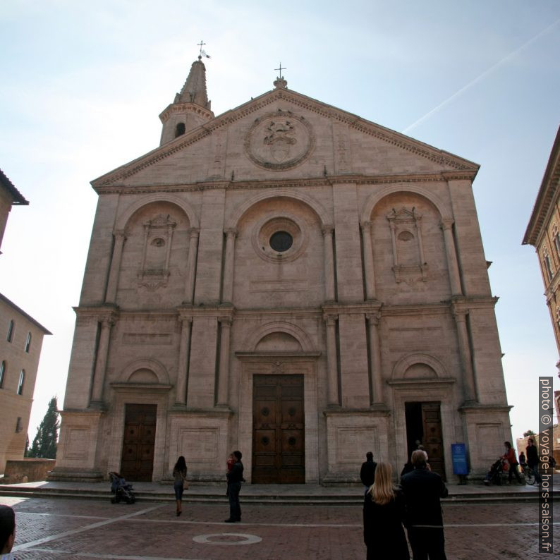 La façade du Duomo di Pienza. Photo © André M. Winter
