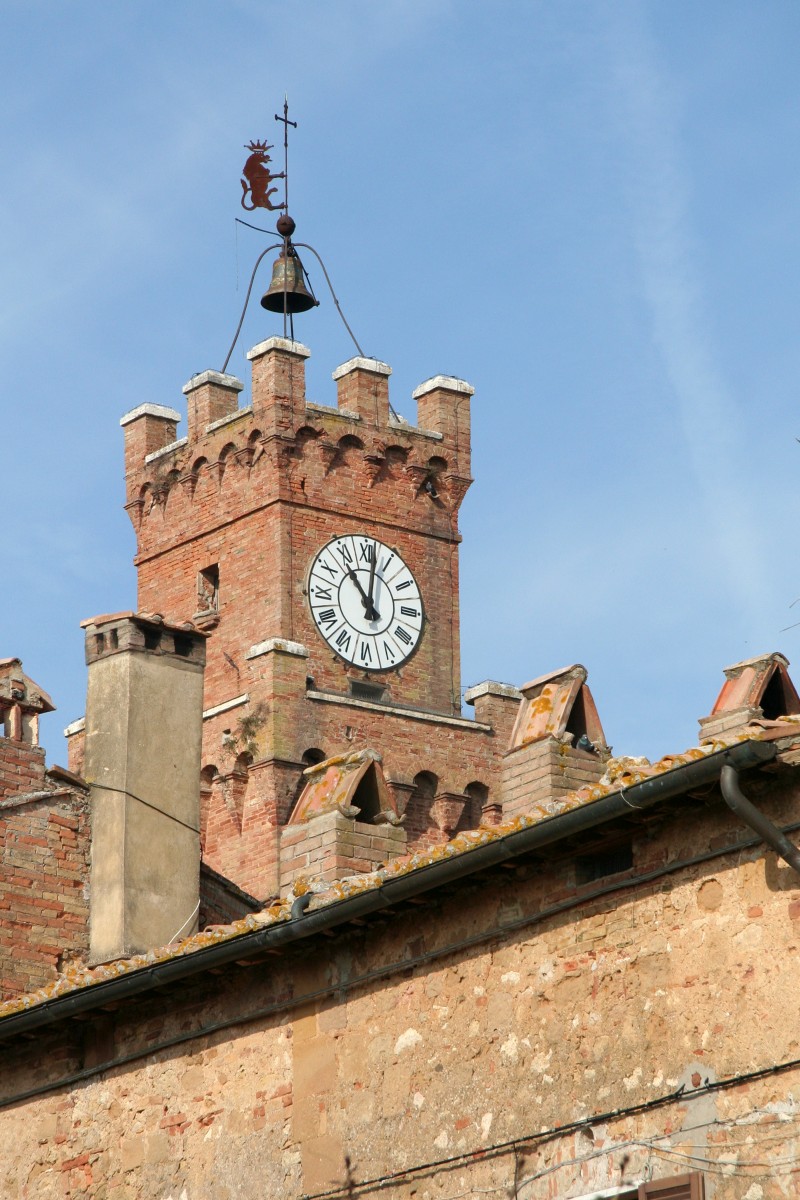 Il campanile del Palazzo Comunale. Photo © André M. Winter