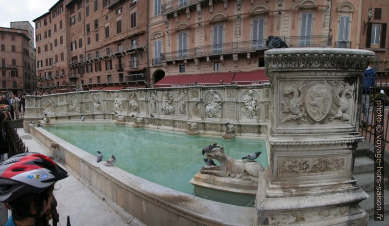 Fonte Gaia. Photo © André M. Winter