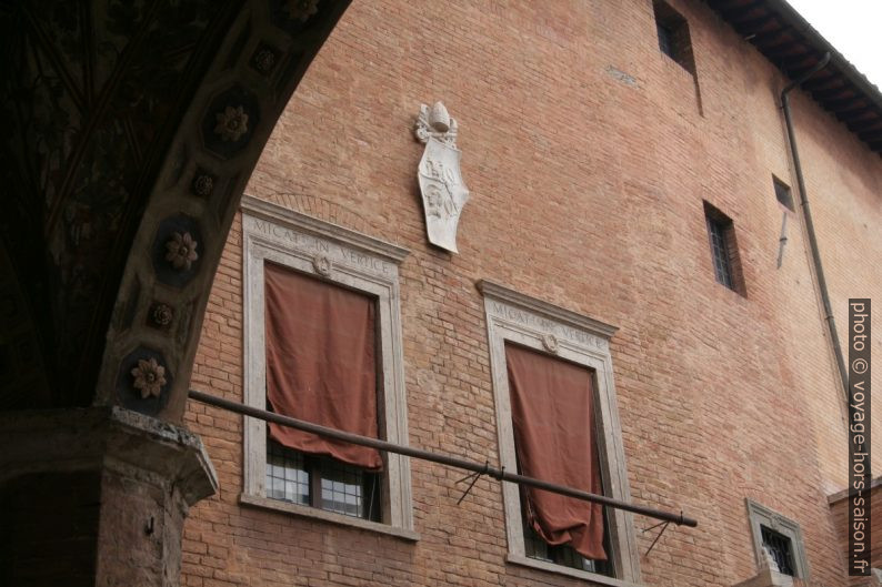 Palazzo Chigi-Saracini. Photo © André M. Winter