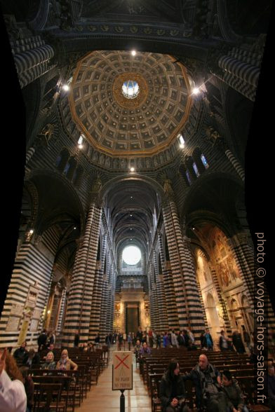 Coupole de la nef de la cathédrale de Sienne. Photo © André M. Winter