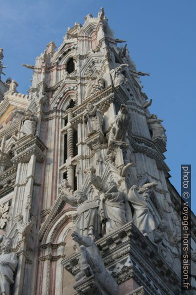 Détail de la façade de la cathédrale de Sienne. Photo © André M. Winter
