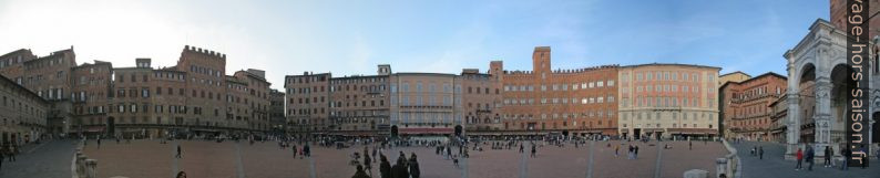 La Piazza del Campo. Photo © André M. Winter