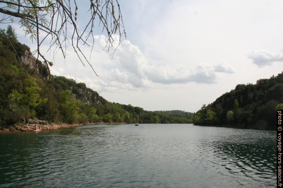 Vue en direction aval dans les Basses Gorges du Verdon à l'est de St-Laurent. Photo © André M. Winter