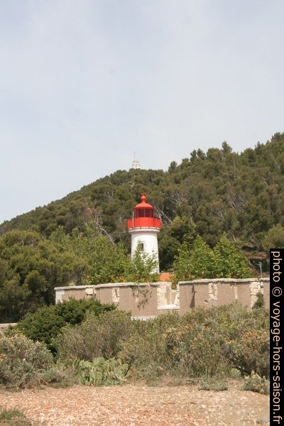 Fort, phare et sémaphore du Cap Blanc. Photo © André M. Winter
