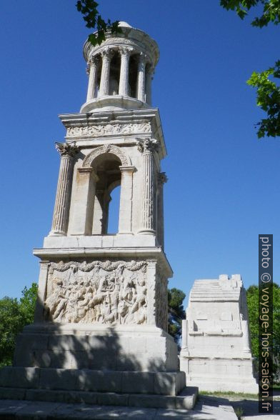 Le Mausolée de Glanum. Photo © André M. Winter