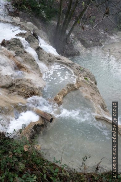 Bassins d'eau chaude à Bagni San Filippo. Photo © André M. Winter