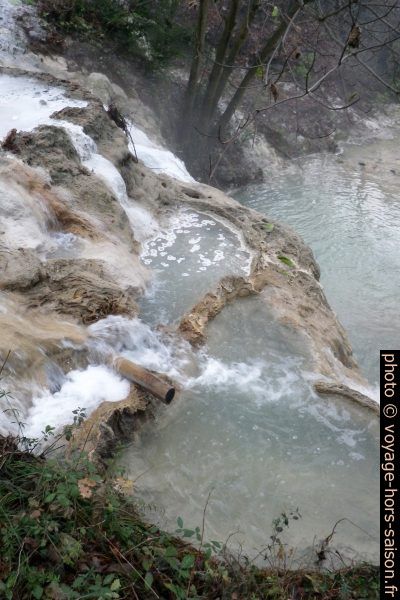 Bassins d'eau chaude à Bagni San Filippo. Photo © André M. Winter