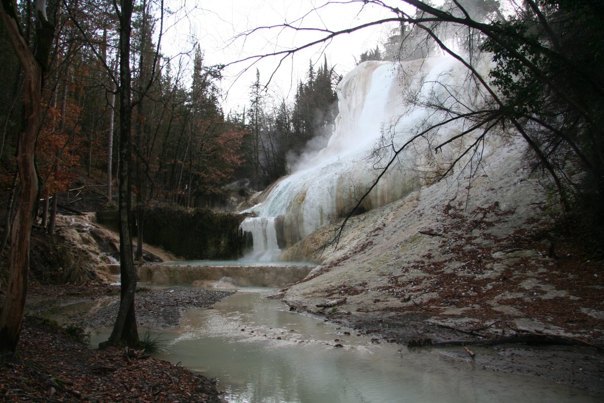 La Baleine Blanche et le Fosso Bianco à Bagni San Filippo. Photo © André M. Winter