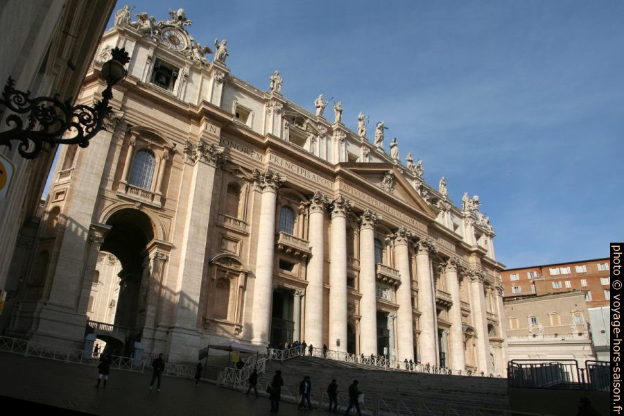 Façade de la Basilique Saint-Pierre à Rome. Photo © André M. Winter