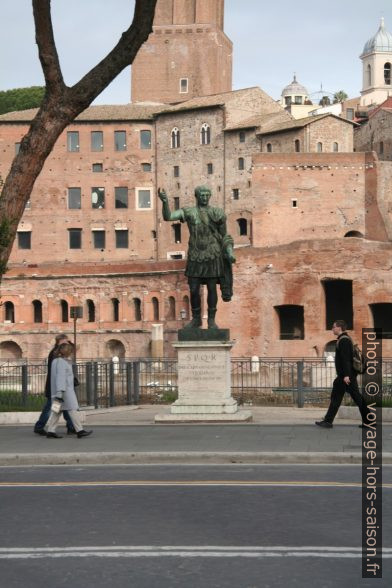 Statue de Trajan sur la Via dei Fori Imperiali. Photo © André M. Winter