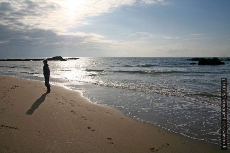 Nicolas sur la plage d'Anzio. Photo © Alex Medwedeff