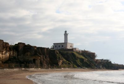 Phare d'Anzio. Photo © André M. Winter