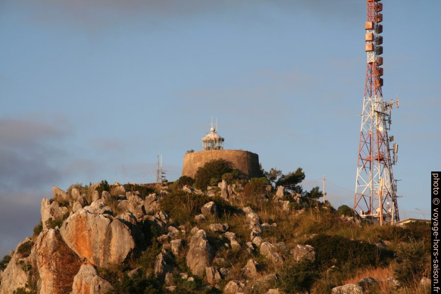 Lanterne du Phare du Cap Palinuro. Photo © André M. Winter