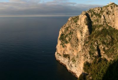 Face sud du Cap Palinuro. Photo © André M. Winter