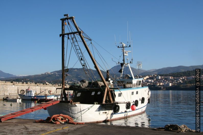 Chalutier dans le port de Palinuro. Photo © Alex Medwedeff