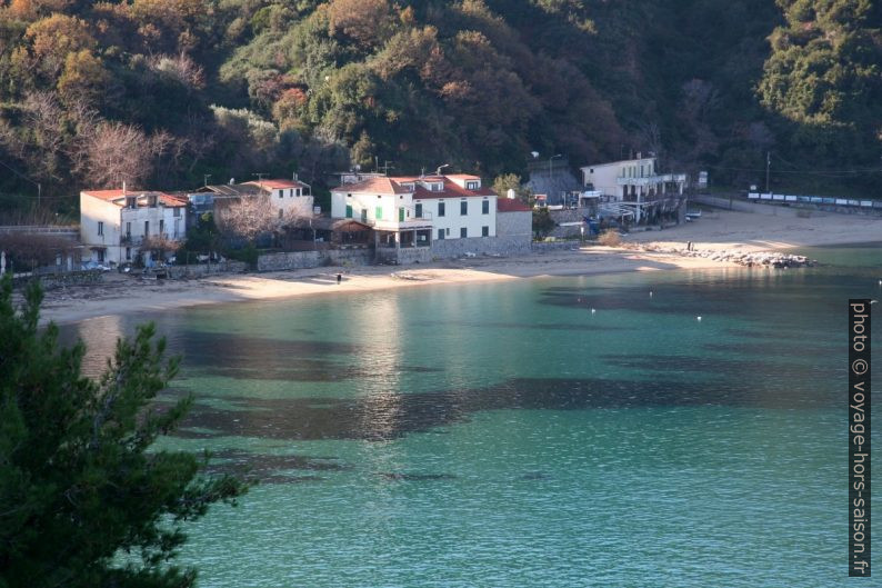 Plage du port de Palinuro. Photo © Alex Medwedeff