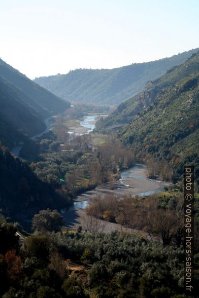 Vallée fluviale du Mingardo. Photo © André M. Winter