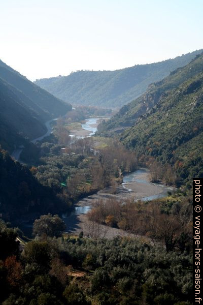 Vallée fluviale du Mingardo. Photo © André M. Winter