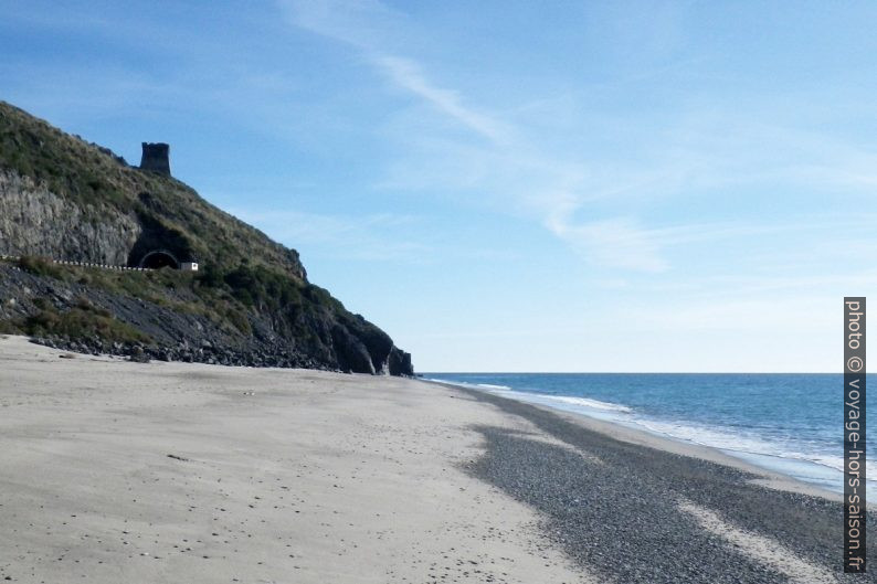 Spiaggia della Cala Finocchiara. Photo © André M. Winter