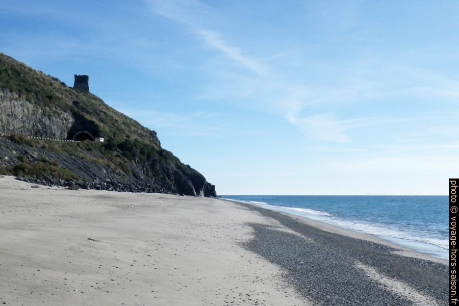 Spiaggia della Cala Finocchiara. Photo © André M. Winter