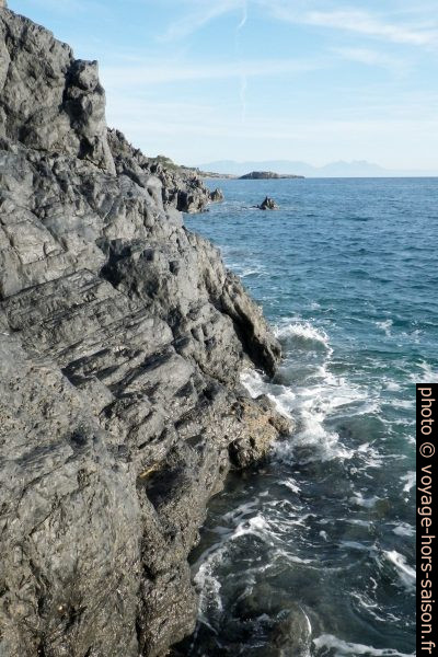 Îlot au large de Marina di Camerota. Photo © André M. Winter