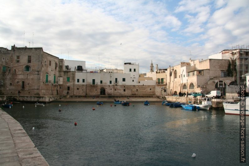 Vieux Port de Monopoli. Photo © André M. Winter