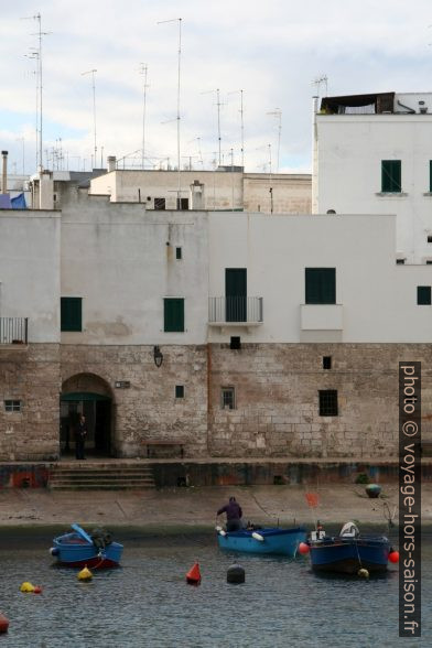 Porta del antico porto di Monopoli. Photo © Alex Medwedeff