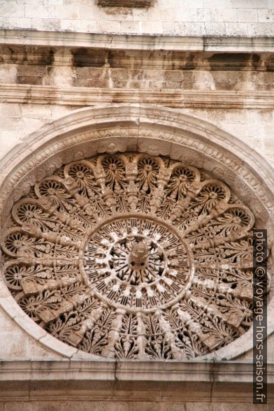 Rosace de l'église de San Domenico à Monopoli. Photo © Alex Medwedeff