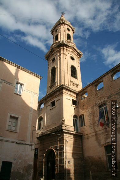 Clocher de l'église de San Domenico à Monopoli. Photo © André M. Winter