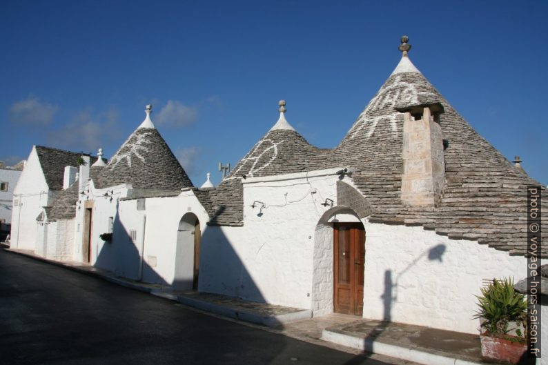 Trulli à façade à Alberobello. Photo © André M. Winter