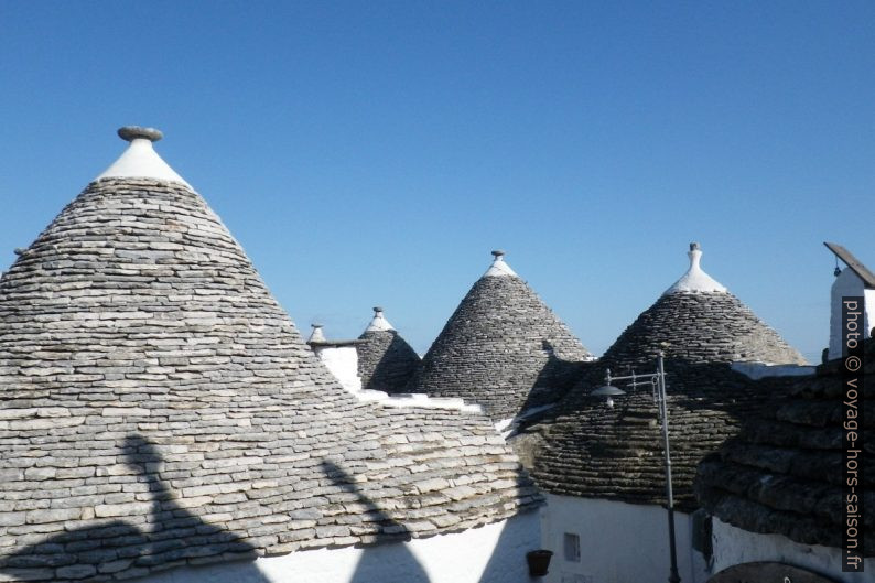 Toits de trulli à Alberobello. Photo © André M. Winter