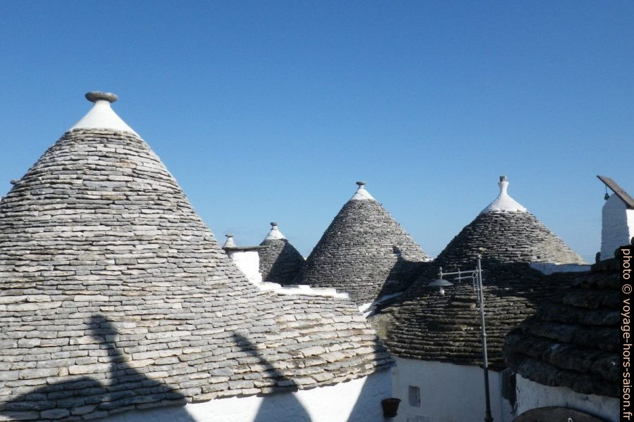 Toits de trulli à Alberobello. Photo © André M. Winter