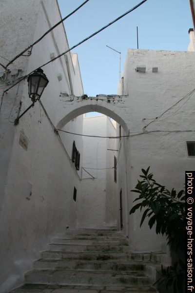 Ville blanche d'Ostuni. Photo © Alex Medwedeff
