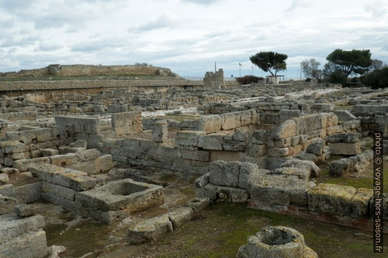 Ville romaine d'Egnazia avec la Via Traiana. Photo © André M. Winter