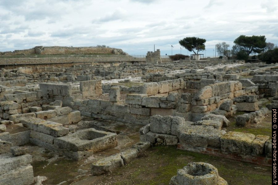 Ville romaine d'Egnazia avec la Via Traiana. Photo © André M. Winter