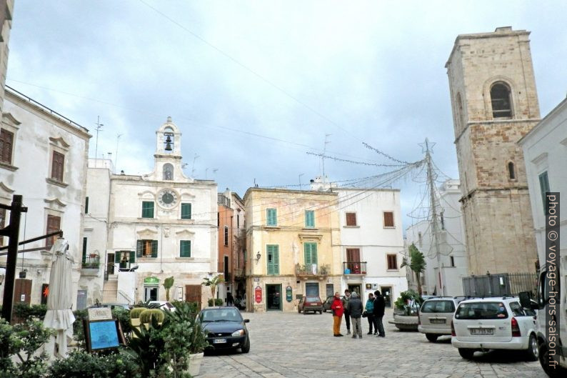 Orologio di Polignano. Photo © André M. Winter