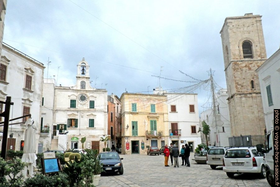 Orologio di Polignano. Photo © André M. Winter