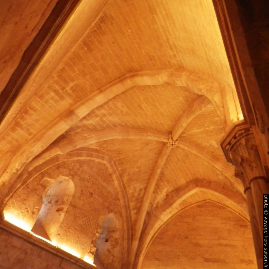 Chambre trapézoïdale du premier étage du Castel del Monte. Photo © André M. Winter